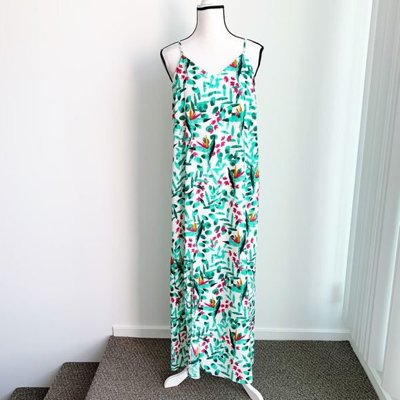 C&E Dresses & Skirts - C&E | Green flowy floral maxi dress Medium